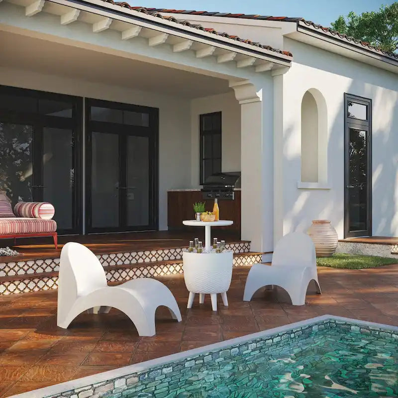 Angel Trumplet chaise lounge set with cooler