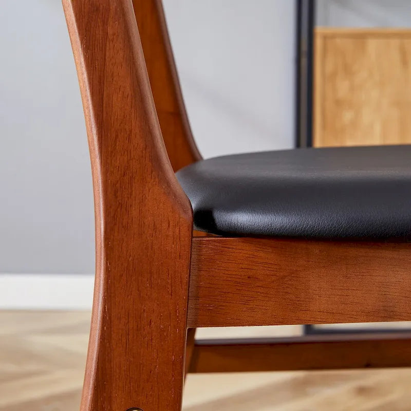 The stylish and durable solid wood dining chair